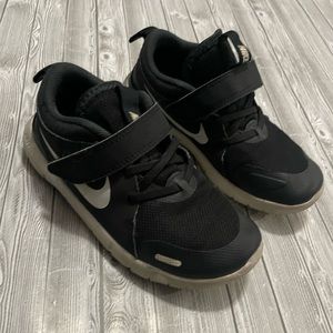 Nike Flex Contact 4 Boys Sneakers size 13